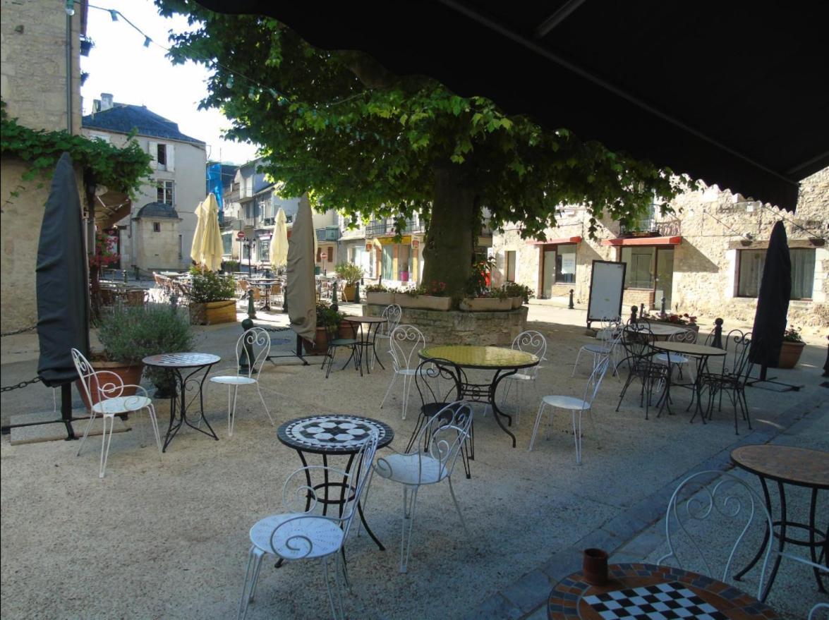 Auberge Du Puits Souillac Buitenkant foto
